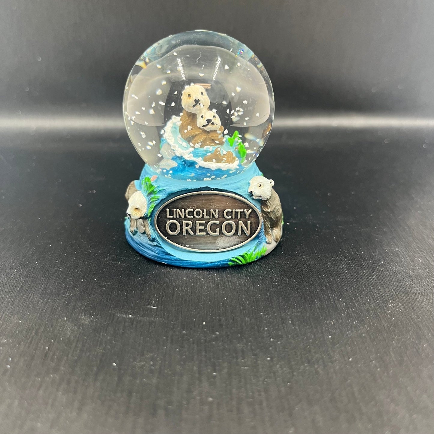 Sea Otter 45 mm Snow Globe