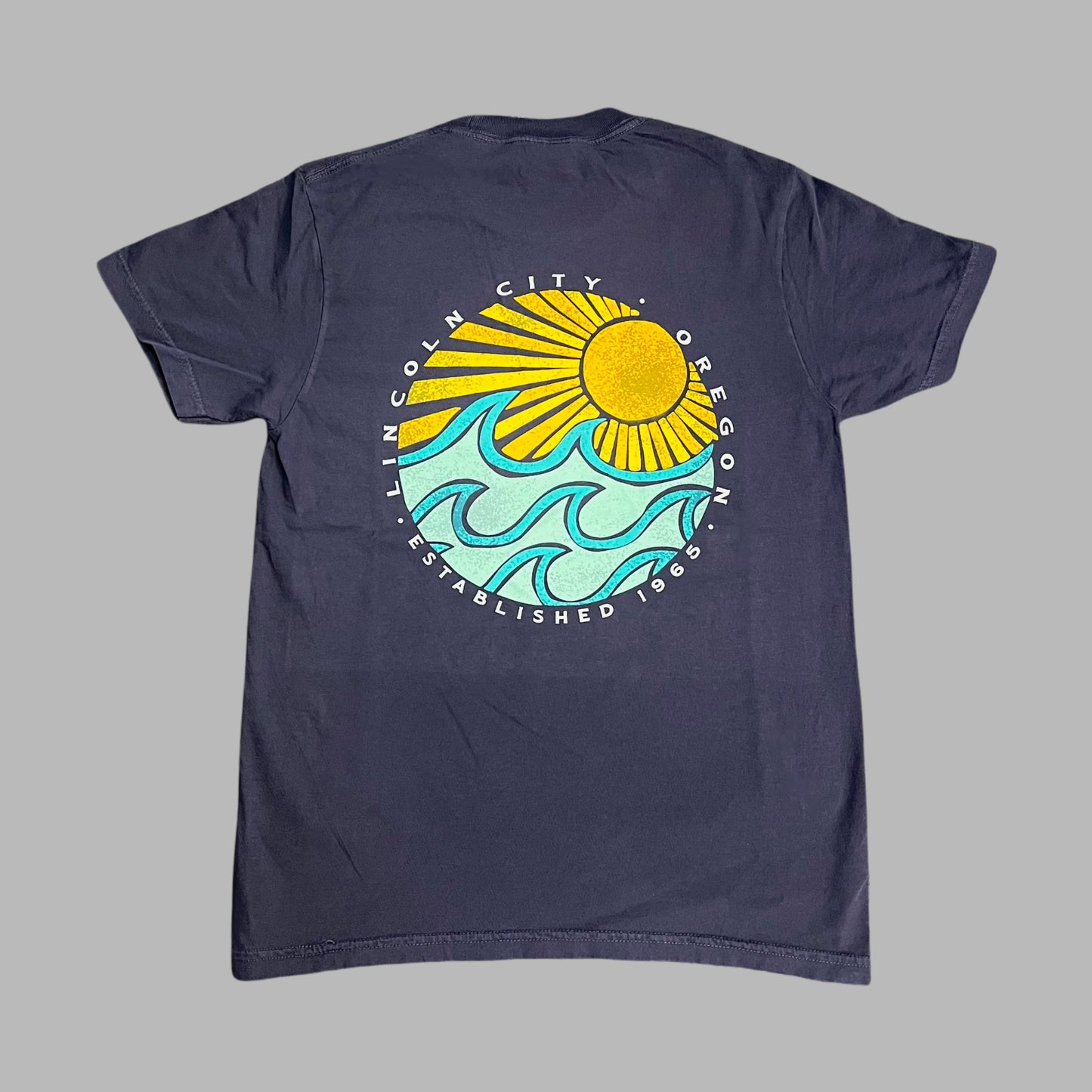 Apparel - Unisex T-Shirt Wave & Sunshine Light Navy