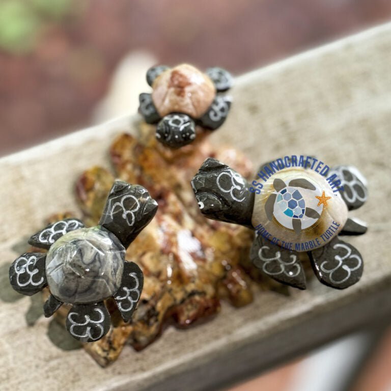 Figurine Marble Stand - with 3 Turtles