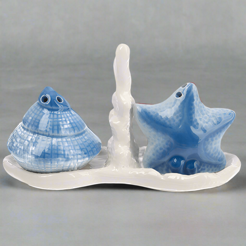 Salt & Pepper Shakers - Shell & Starfish w/ Carrier