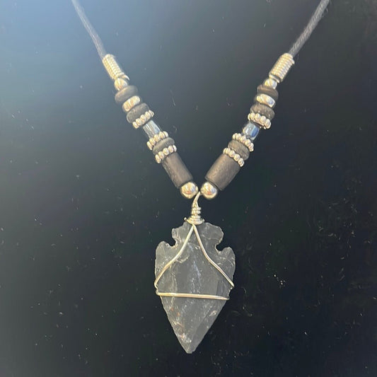 Necklace Arrowhead With Black Beads